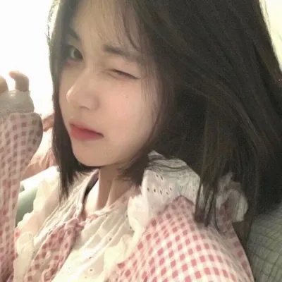芒果和红色轮椅